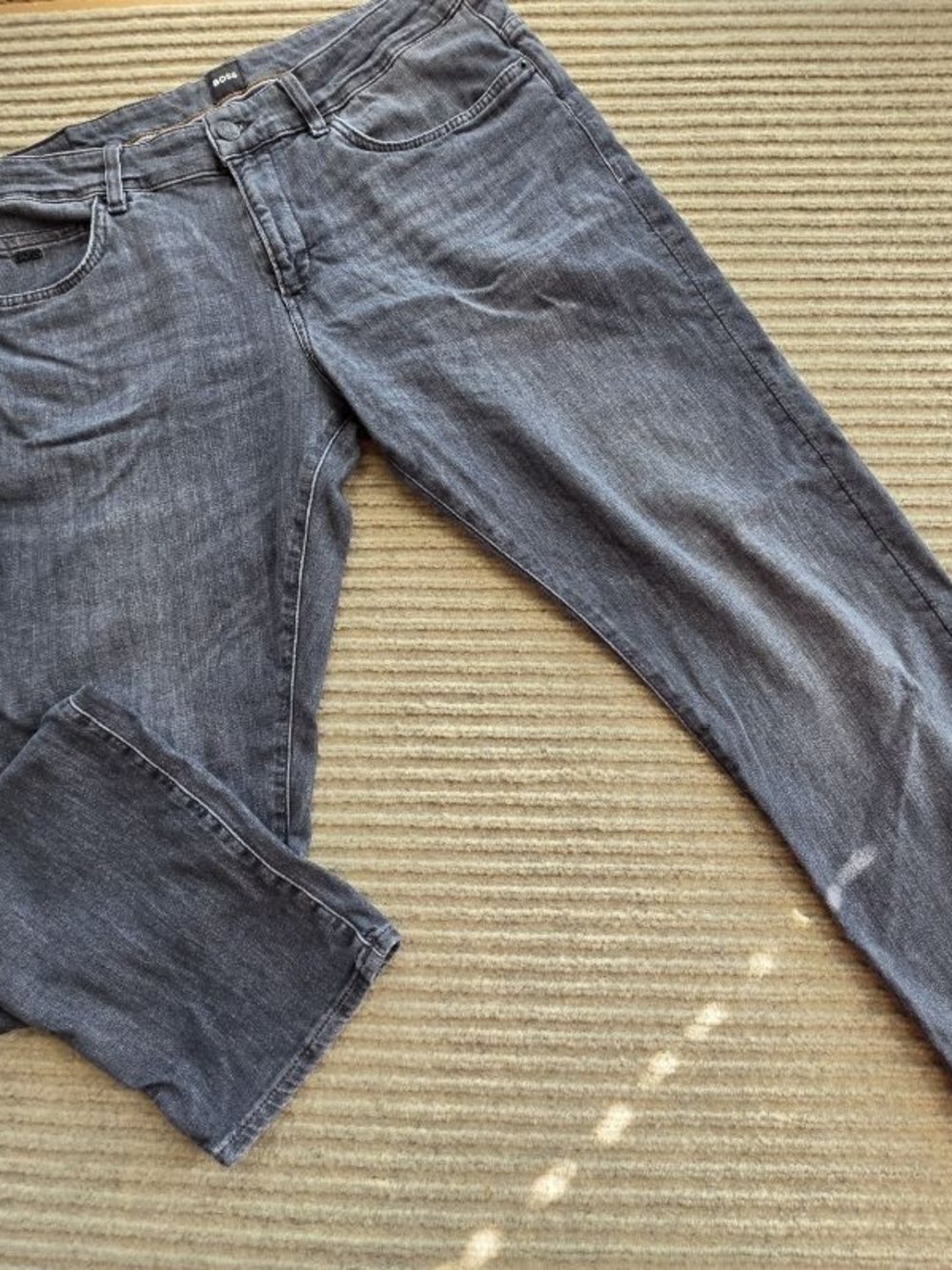 Hugo Boss Delaware Slim Fit Jeans Mens 36x32 Gray Tapered Stretch Denim